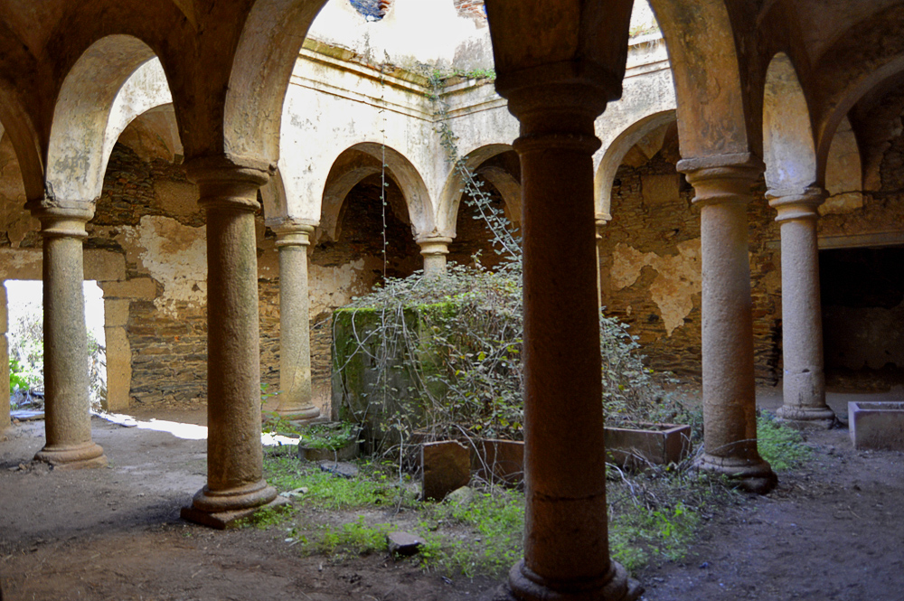 San Isidro de Loriana, un monasterio franciscano abandonado