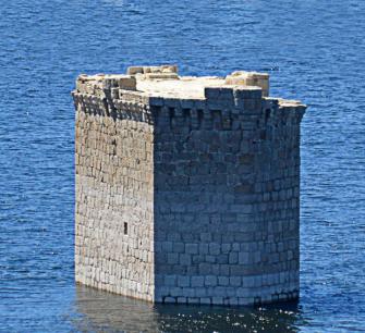 El Castillo de Rocafrida o Floripes, una fortaleza templaria sumergida bajo el agua